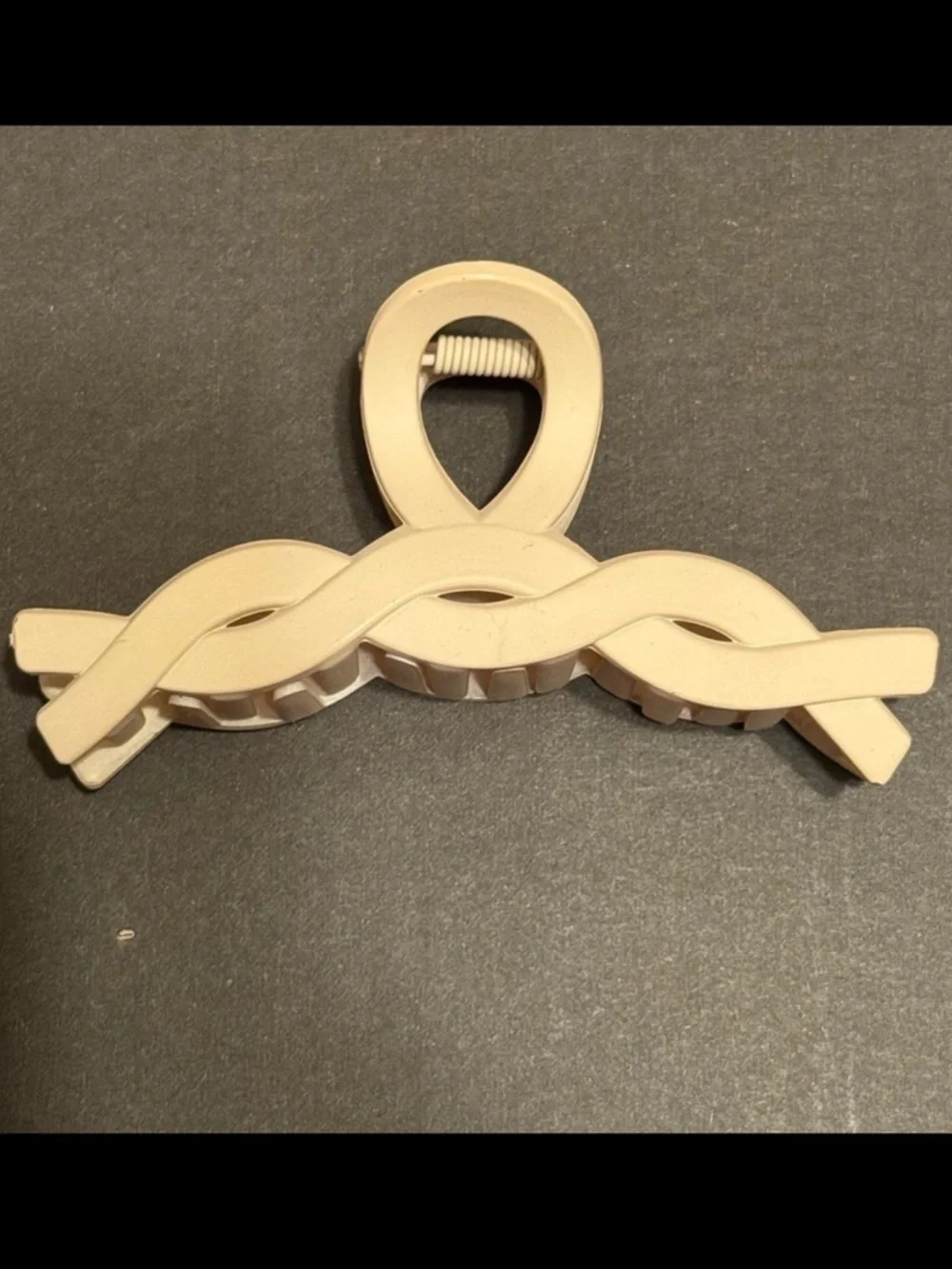 Francesca's Collections Beige Claw Clip - Picture 2 of 4